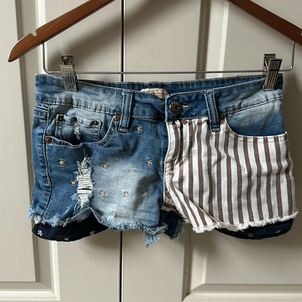 YMI Patriotic Distressed Flag Shorts sz 5